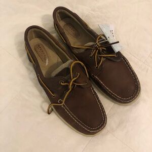 Sperry boat shoes dark brown NWT
